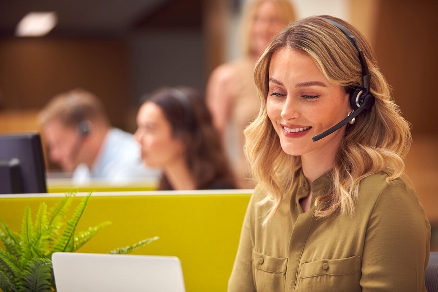 live receptionist for general contractors.